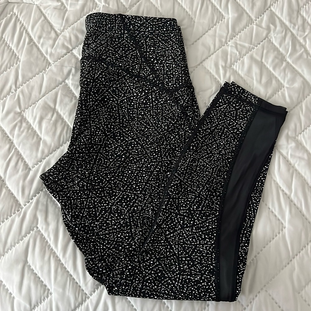 Lululemon Leggings - Size 10 - Fast and Free Crop